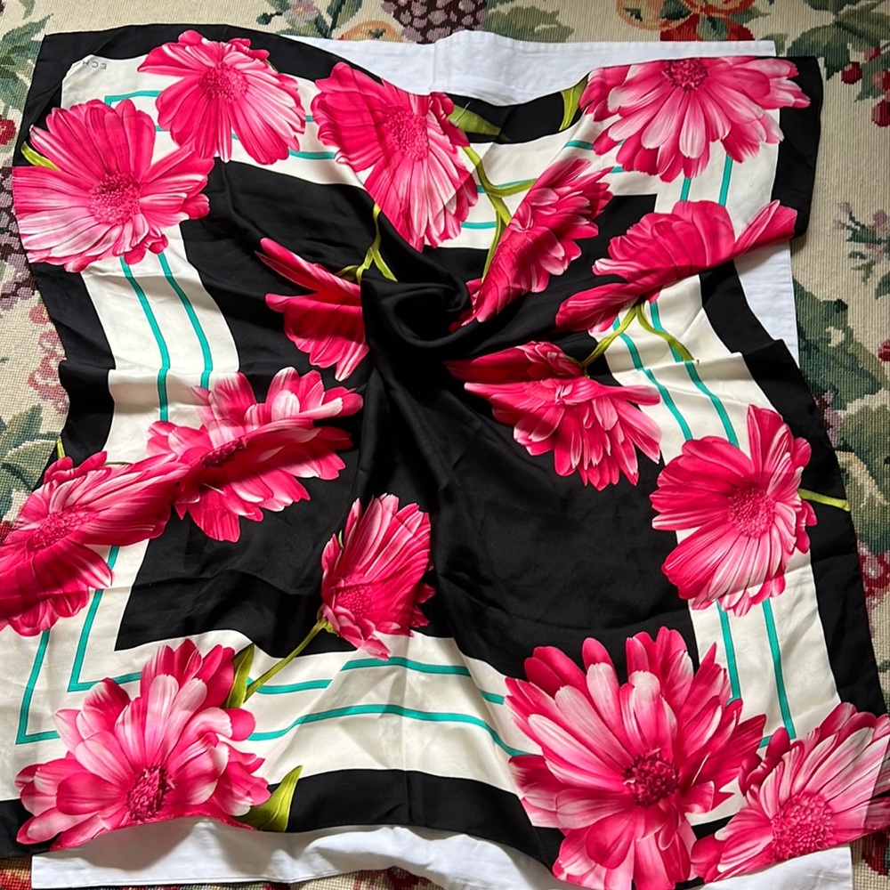 Scarf, 100% silk, 34 x 34